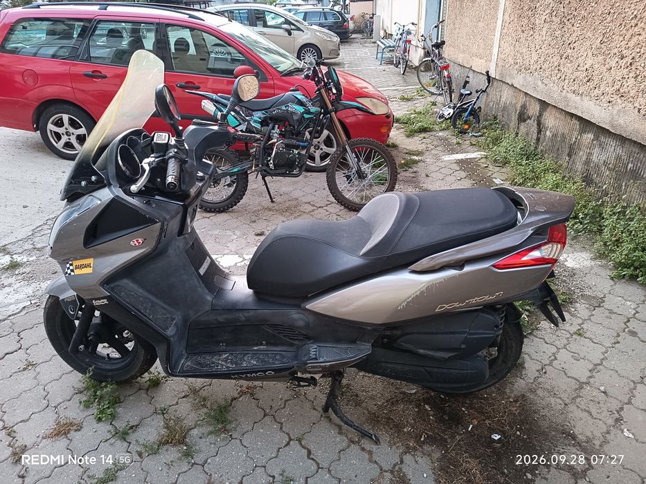 Vând sau schimb scuter cu auto