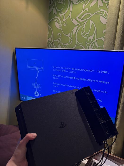 Ps4 Slim + 3 игри + охладителна система + зарядна станция