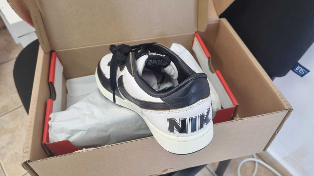 Маратонки Nike дамски нови, размер 40