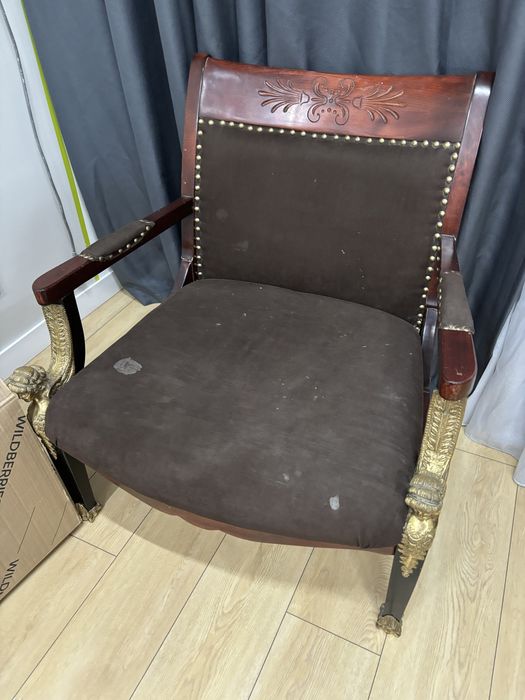 Диван с двумя креслами