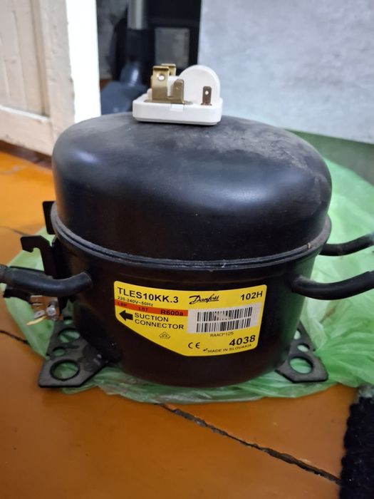 Мотор компрессор холодильника