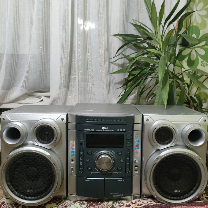 Музыкальный центр LG