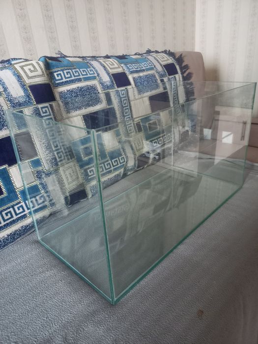 Продам  аквариум 90л