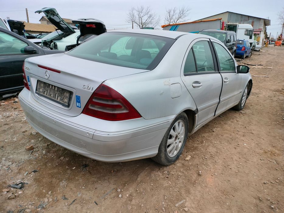Dezmembrari  Mercedes-Benz C-CLASS (W203)  2000  > 2007 C 200 CDI (20