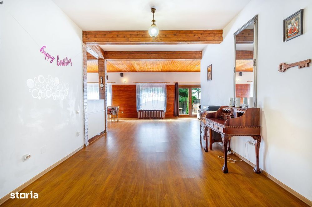 Cabana cu 7 camere de vânzare, 387 mp utili, 1300 mp teren!