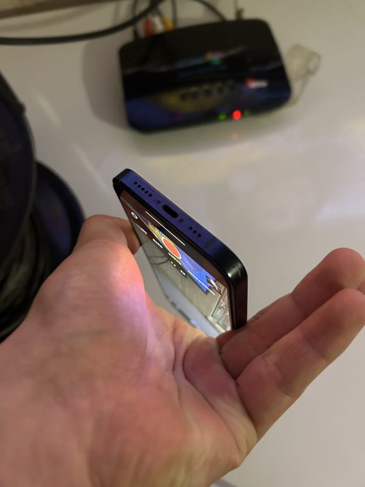 Айфон 13 в хорошем состоянии