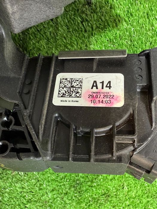 PEDALA ACCELERATIE ELECTRICA  MITSUBISHI OUTLANDER 2 2.2 DIESEL 2012 2005-2012 / HONDA CR-V 2.2 DIESEL 2015 2012-2016 / TOYOTA YARIS 1.5 B HYBRID 2017 2017-2020 / HYUNDAI KONA ELECTRIC 2022 2021-2023