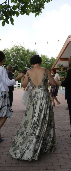 Vand rochie de ocazie/de nasa/soacra mare