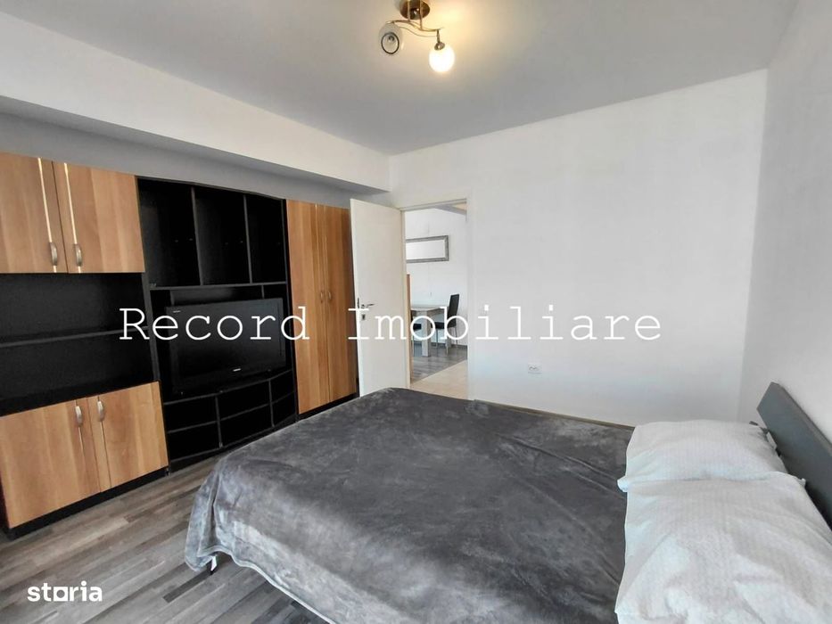 Apartament 3 camere, 2 balcoane, parcare privata Floresti str.Florilor