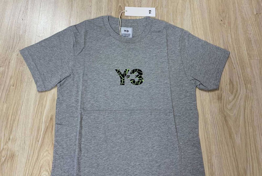 Нови мъжки тениски Adidas Y-3 Yamamoto налични в черен и в сив цвят