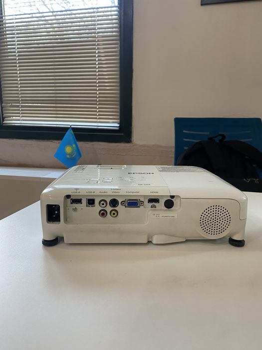 Проектор Epson eb s04