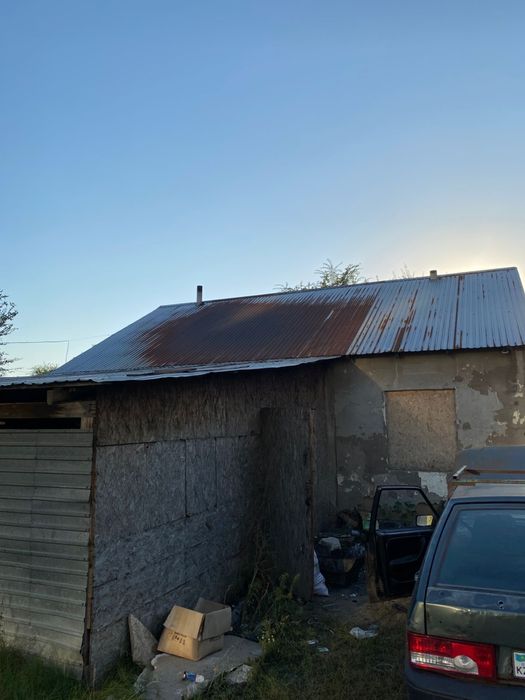 Земелный дом на строй материалы