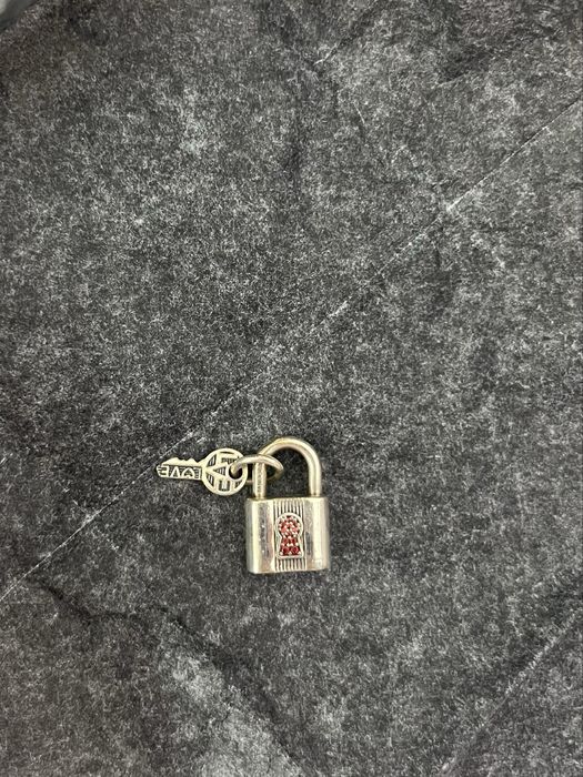 Шарм pandora замок