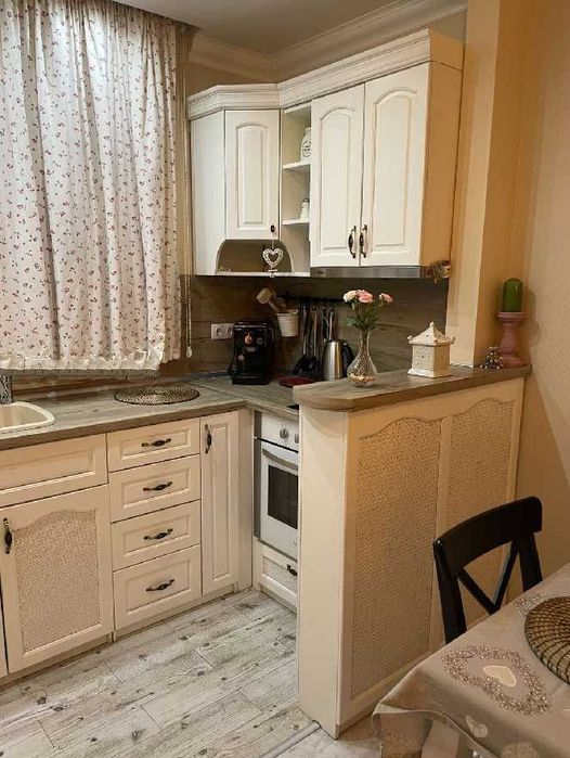 Дава се под наем Двустаен апартамент в София, Зона Б-18 - 60 кв.м за 663 € - Снимка #1