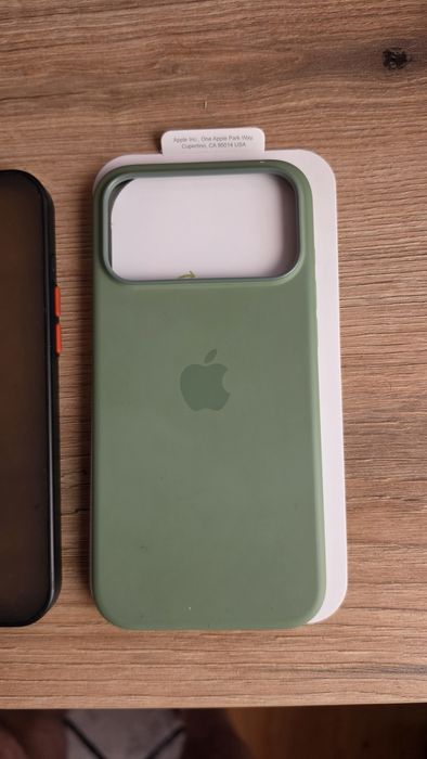 Кейсове iphone 17 pro max