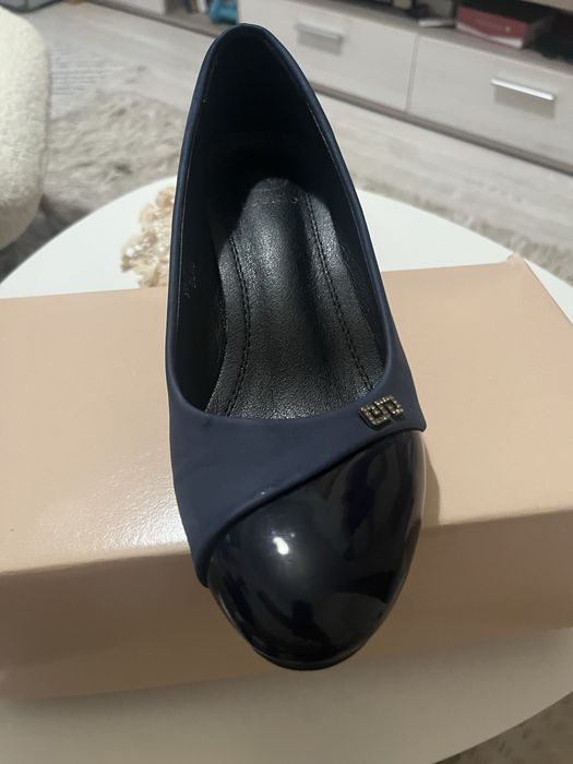 Pantofi din piele
