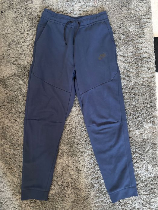 nike tech fleece navy blue