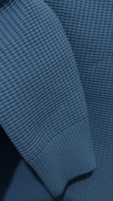 Продам платья, кофту дешево.