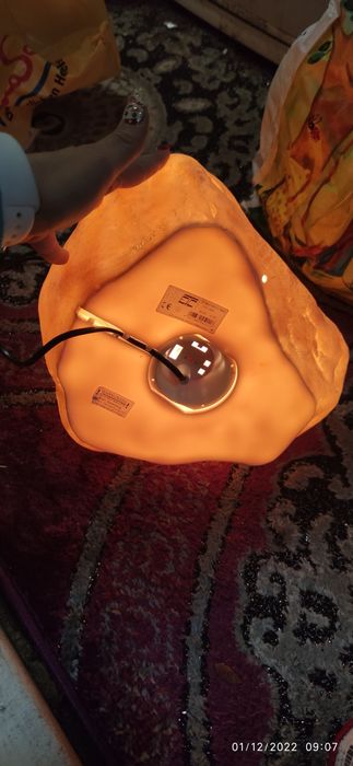 Декоративна светеща лампа камък