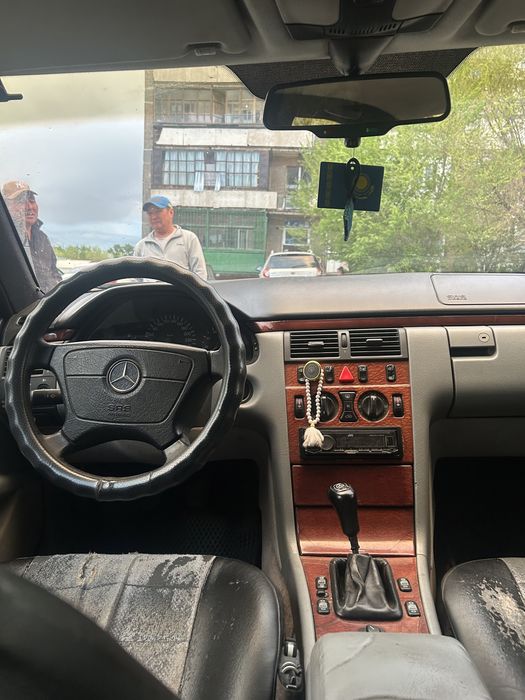 Продам мерседес 210 лупарик