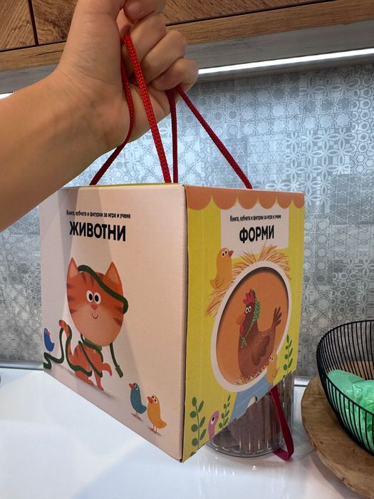 Нова картонена кула за дечица Монтесори