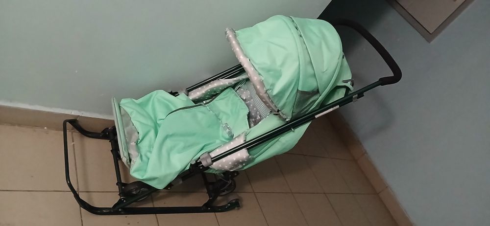 Продам зимнюю коляску