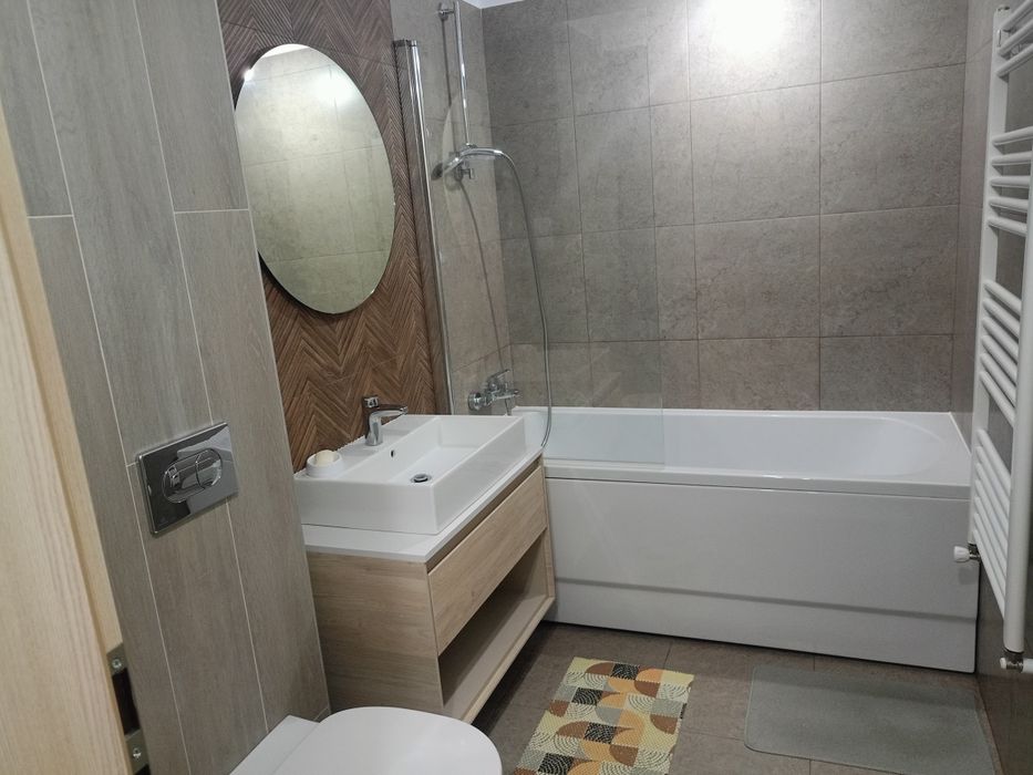 Particular închiriez garsonieră.