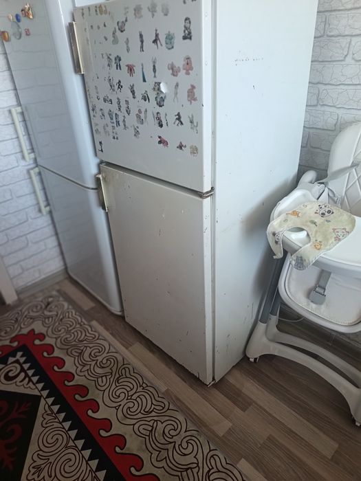 Продам старый холодильник Бирюса
