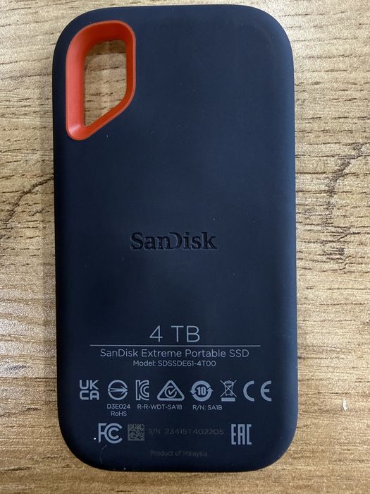 SSD Sandisk 4 TB новый