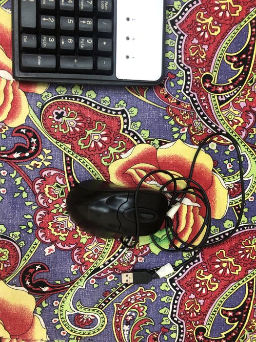 рабочие настольное клавитура и мышька