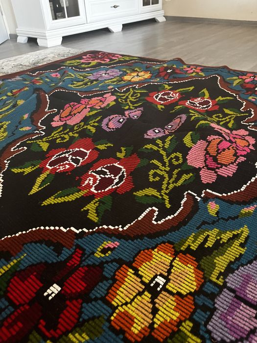 Vând pătură țărănească lână 185/160 cm