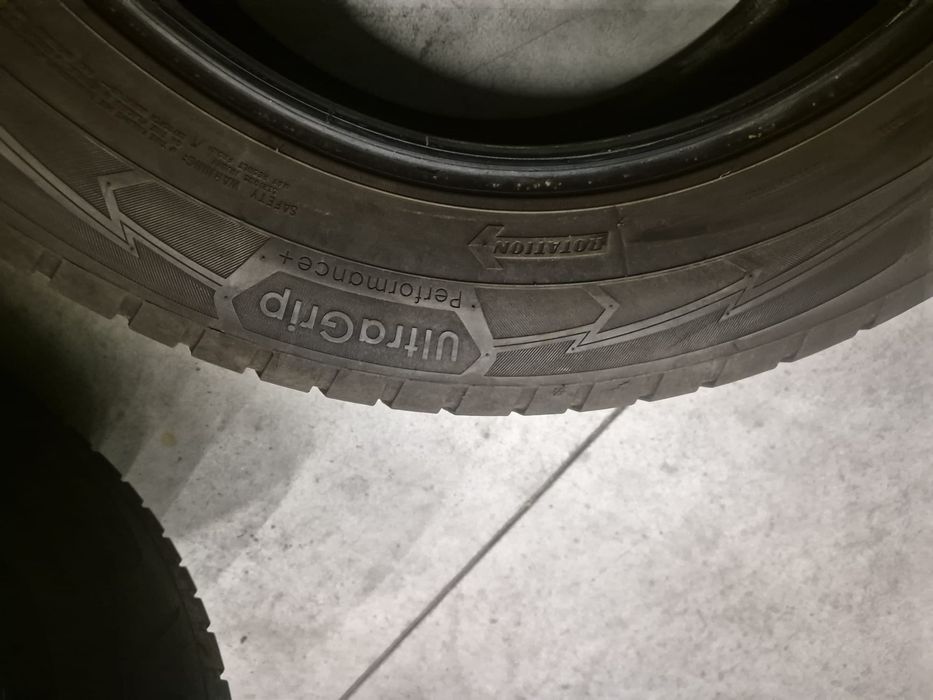 2 anvelope iarna Goodyear 235 60 18 stare foarte buna