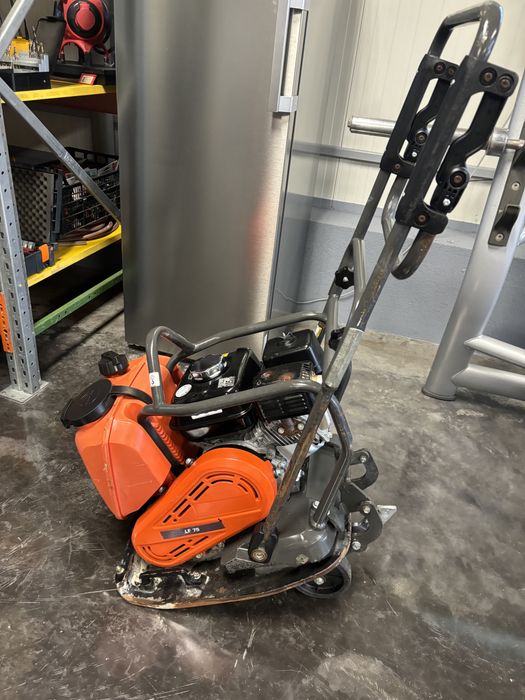 Placa compactoare husqvarna LF75 wacker bomag