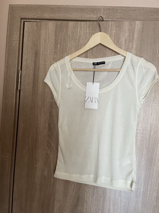 Нови с етикет топове ZARA