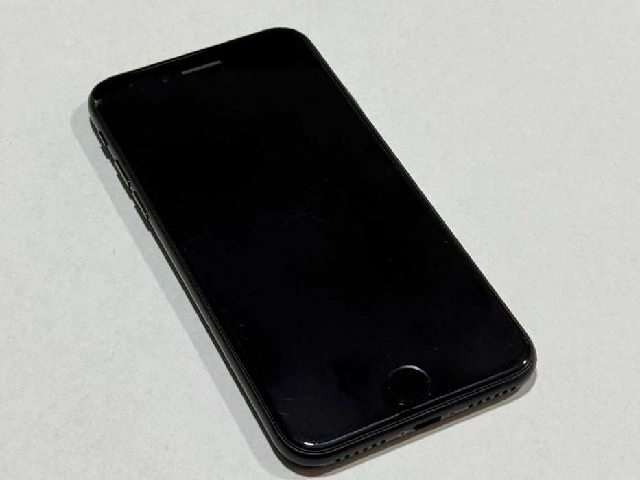 iPhone SE 2 gen 64GB 73% Battery Health