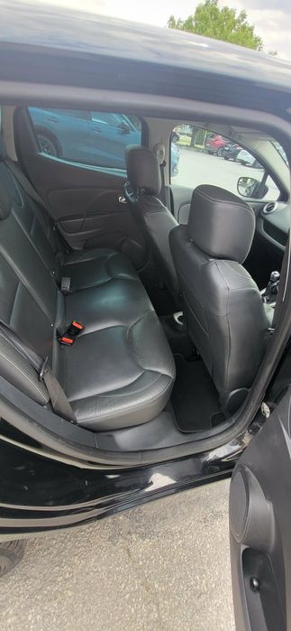 Продавам Renault Clio 1.5 dCi 90к.с.29.12.2016г. Десен волан.Черен металик