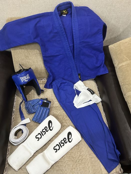 Кимоно со всей экипировкой