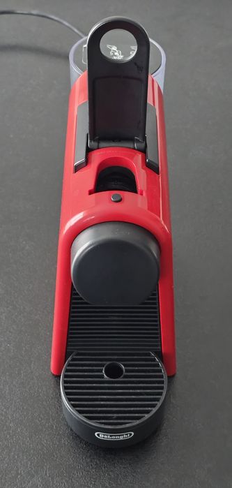 Espressor Nespresso Essenza Mini Ruby Red