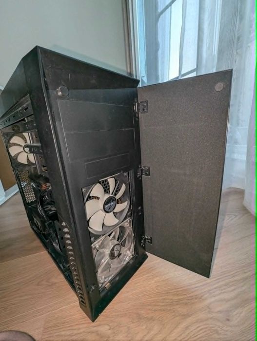 Геймърски компютър | RX 580 8GB | 32GB RAM | 512GB NVME | 512GB SSD |