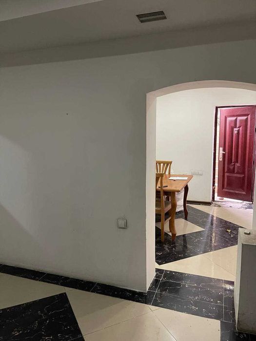 Айбека ул.пересечение Нукусская рядом Б/Ц "Авалон","Шох"мед. центр