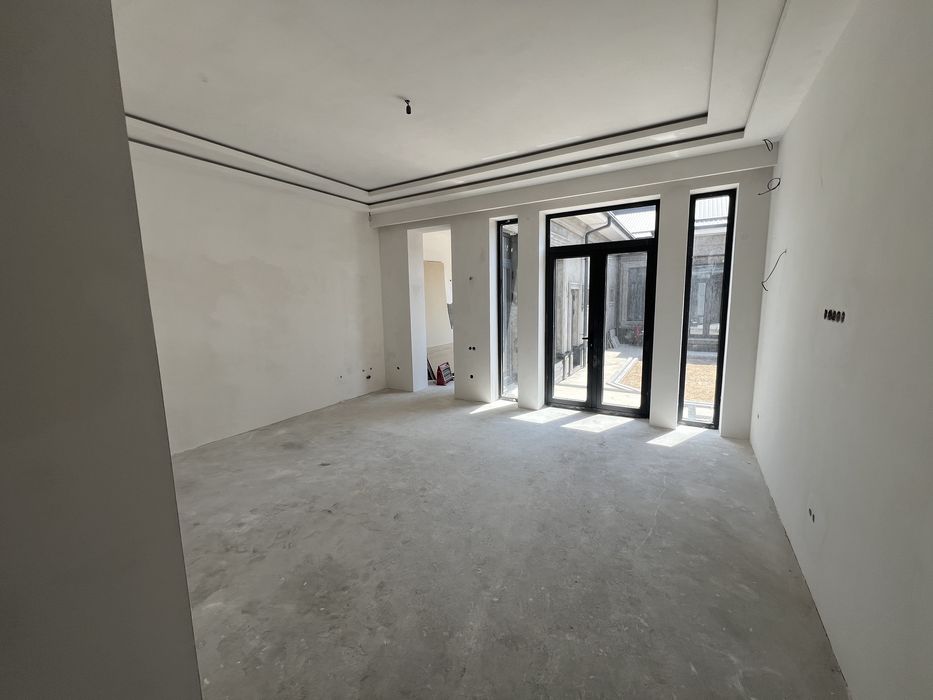 Hovli sotiladi 3 sotix