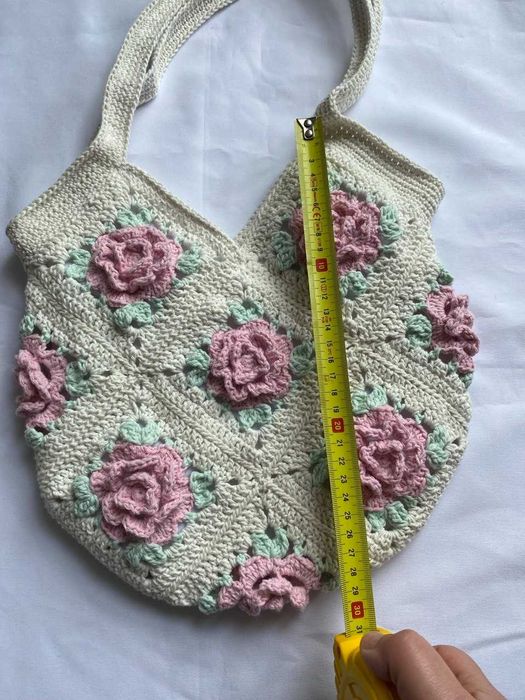 Sacosa crosetata, gentuta