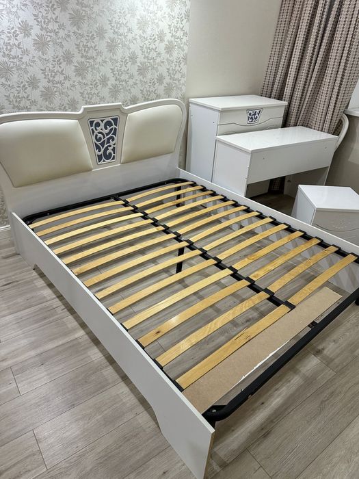 Продам комплект мебели