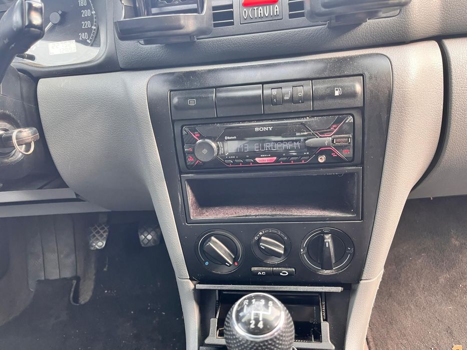 Vând Skoda Octavia 1