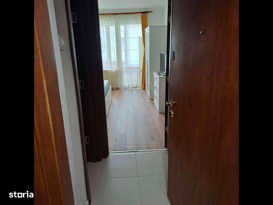 Inchiriez garsoniera nou renovata vis a vis de Athenee Palace