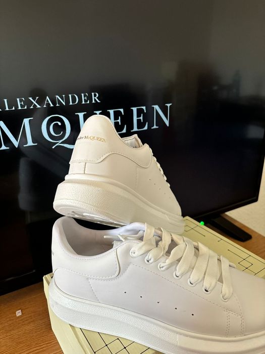 Adidași model nou toate măsurile