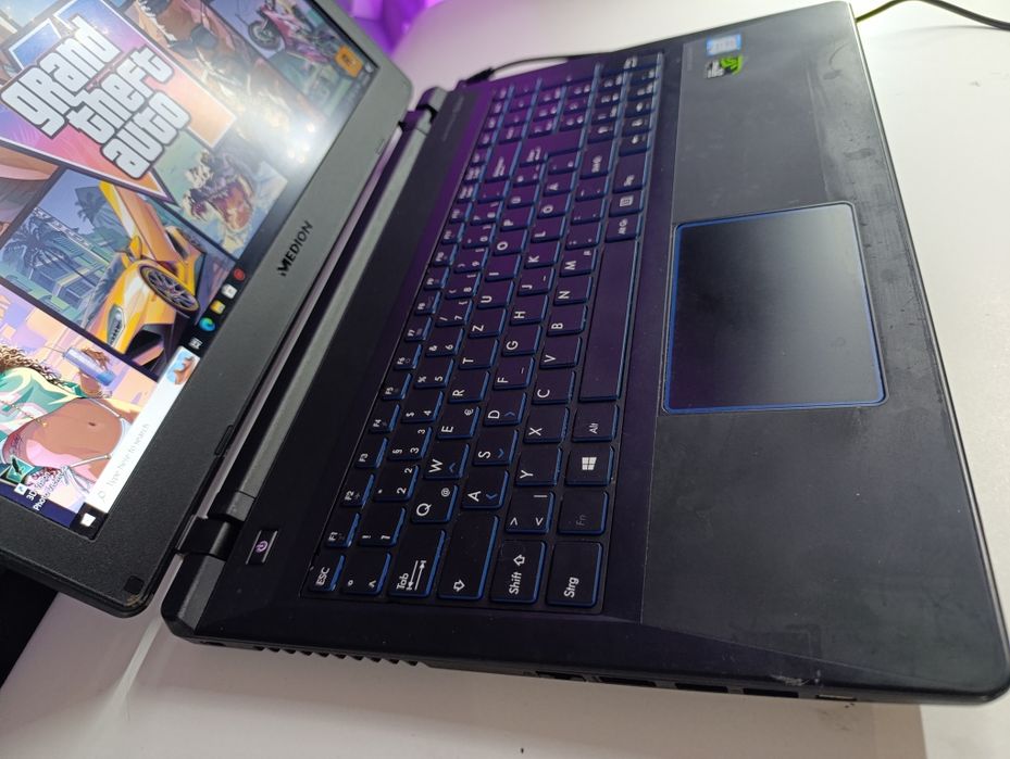 Laptop gaming medion erazer 15.6 Intel i5 gen 8 ddr4 gtx 1050 4gb