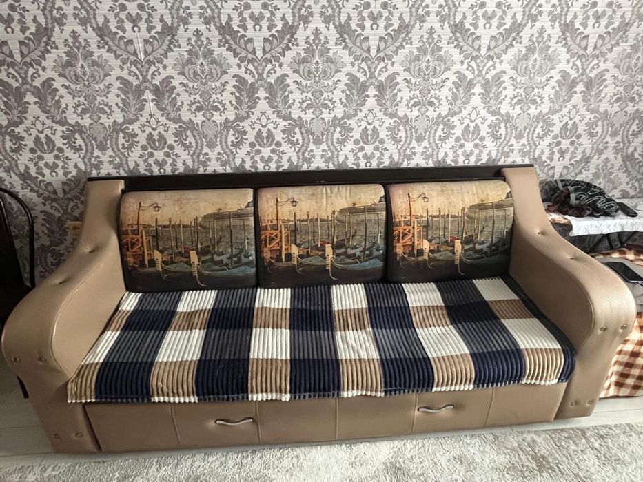 Продам диван хорошего качества