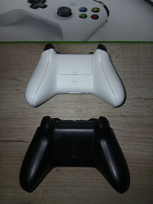 Vand Consolă Xbox One S 1 TB + 1 Controller Original Alb + 5 Jocuri