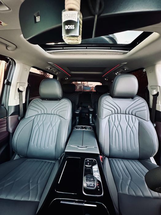 租賃小型貨車和小巴阿拉木圖24/7城際計程車